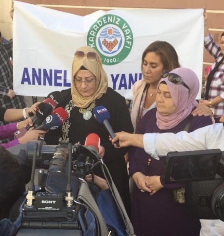 VAKIF BAŞKANIMIZ DİYARBAKIR 'de ANNELERİ ZİYARET ETTİ